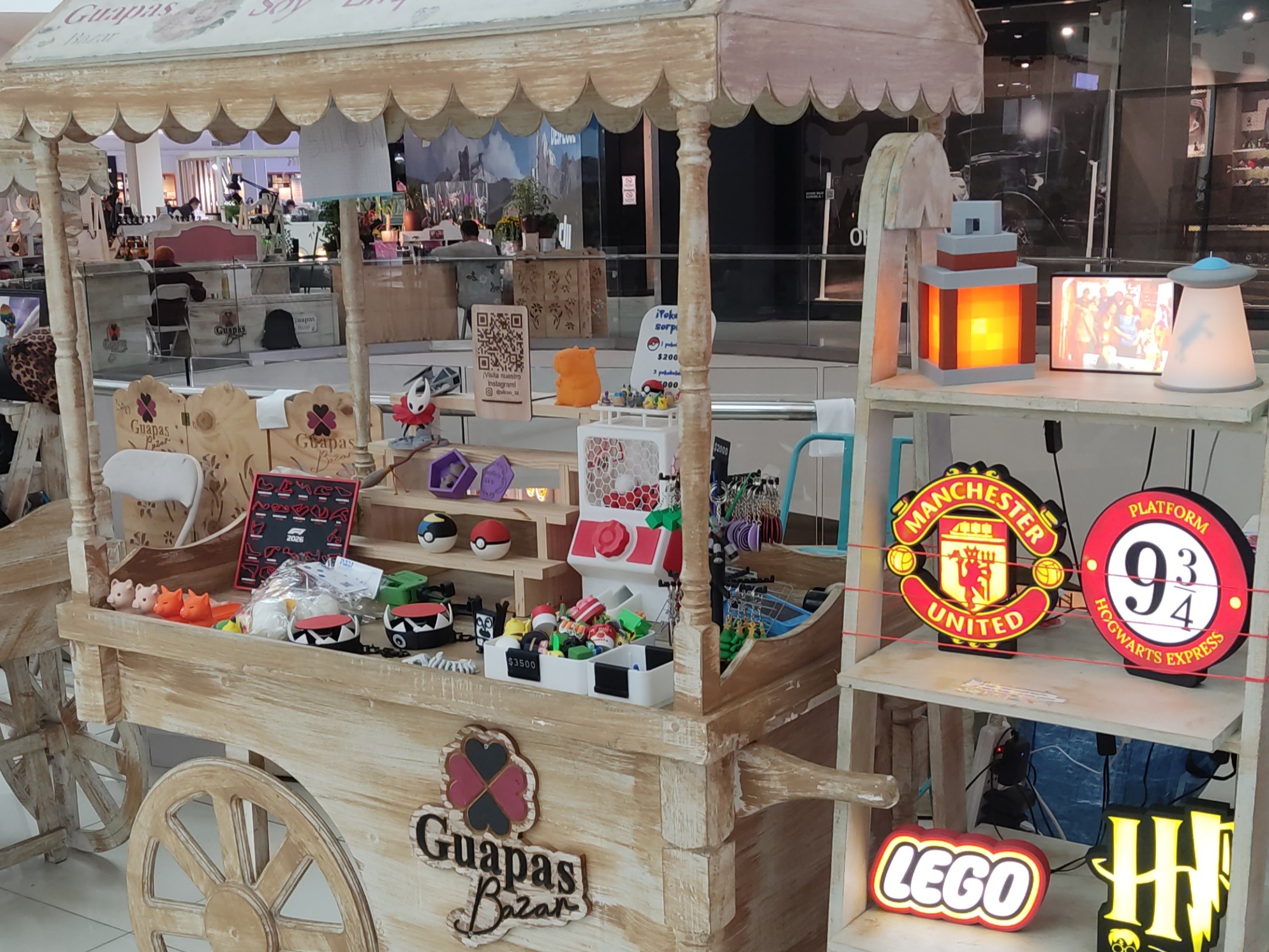 Stand SILICON 3D en centro comercial